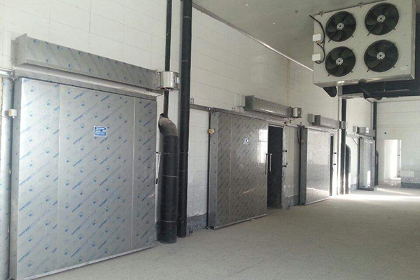 冷庫(kù)冷卻減溫的裝置——制冷機(jī)